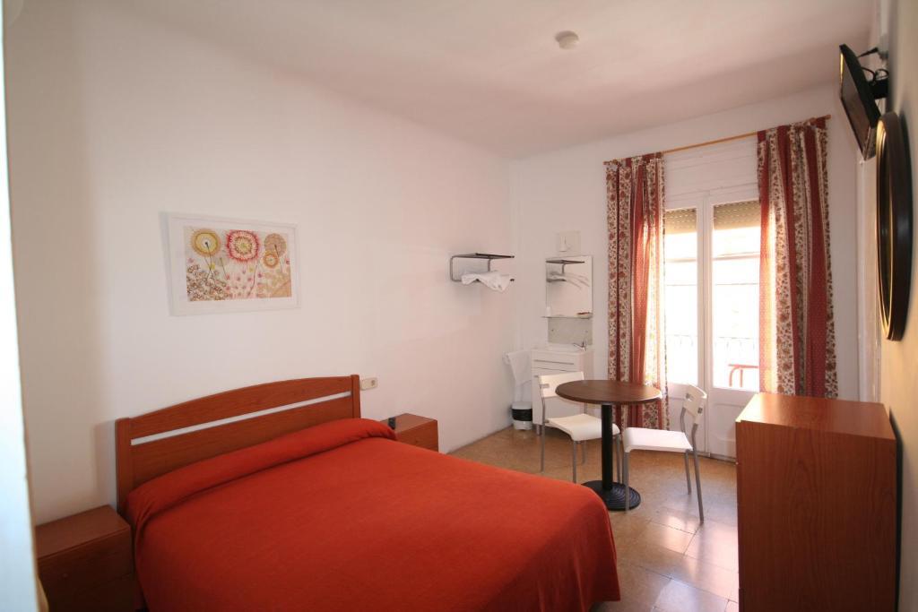Hostal Juventus Portbou Room photo