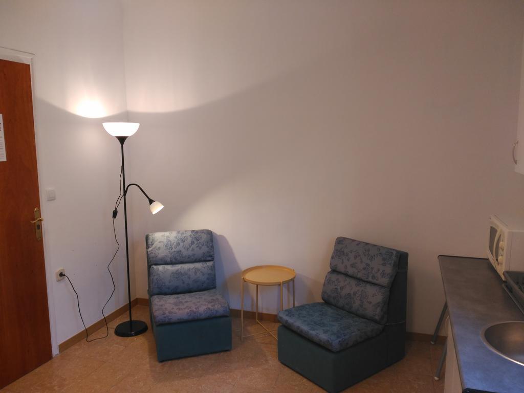 Hostal Juventus Portbou Exterior photo