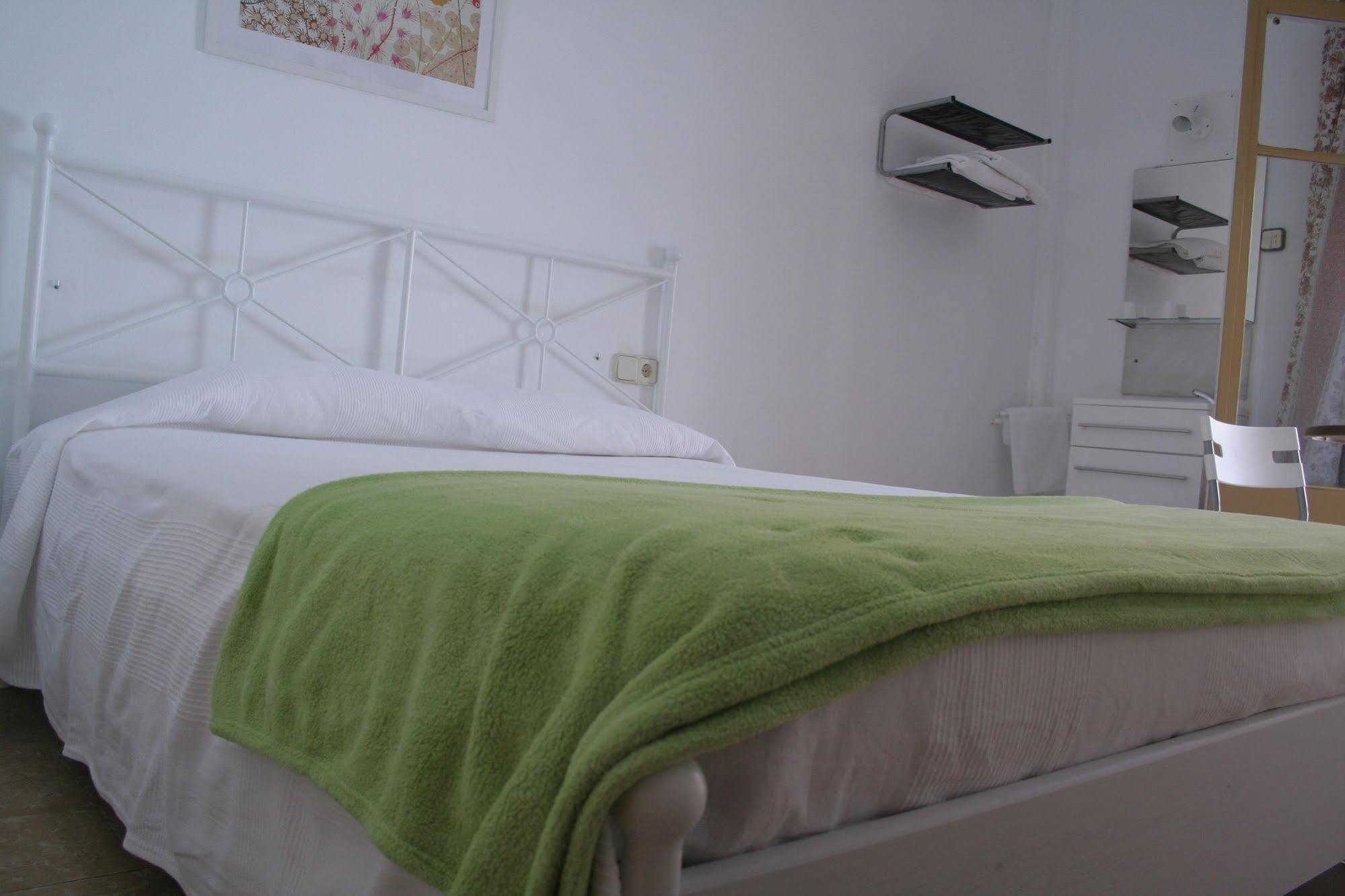 Hostal Juventus Portbou Exterior photo